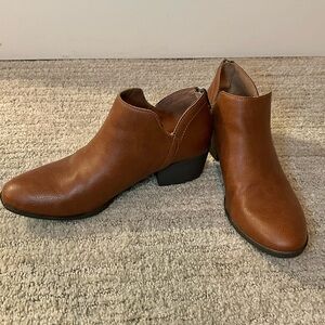 BOC By Born Celosia Cutout Ankle Boots Heel Zip Closure Women’s Sz 8 M EUC